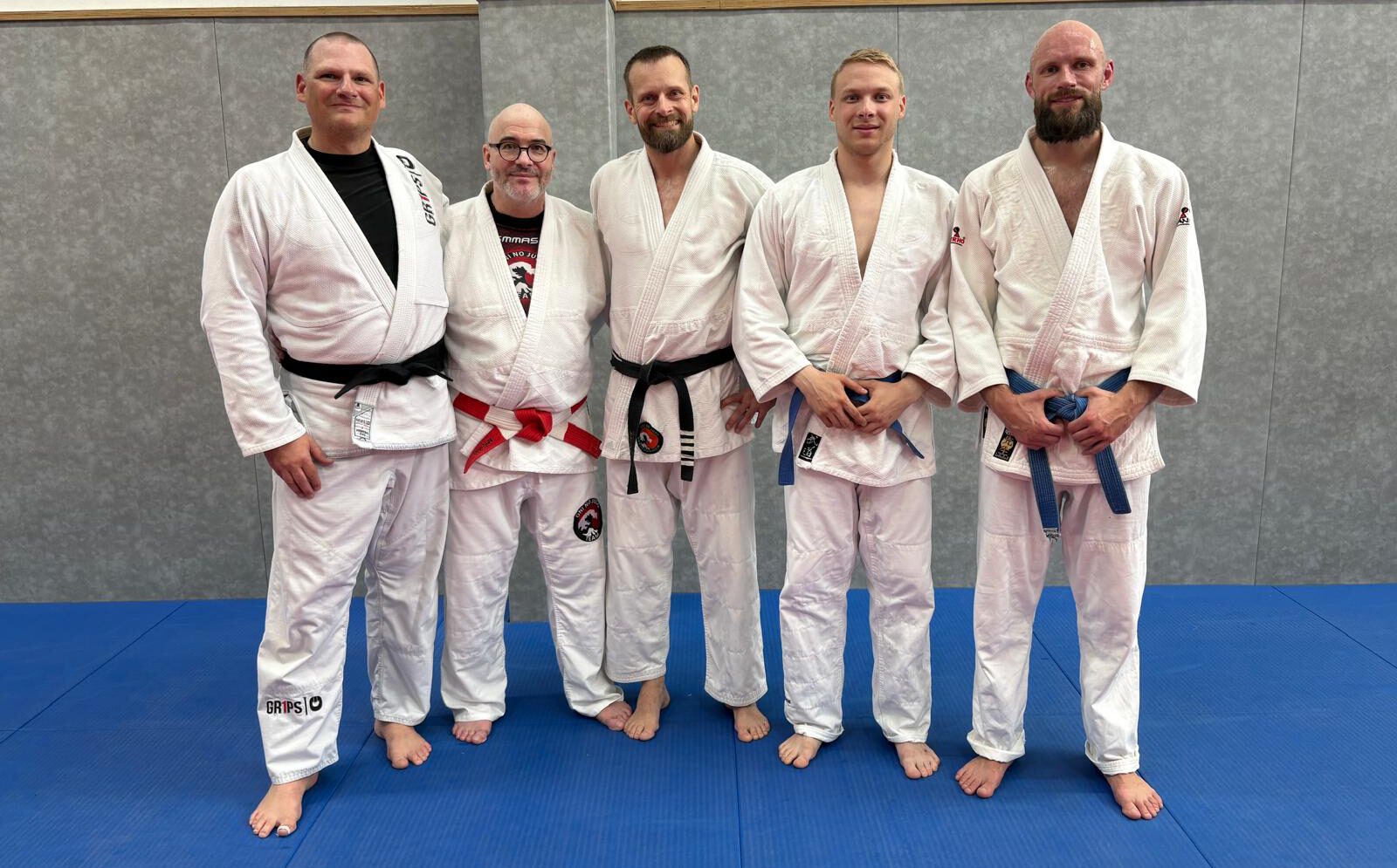 Fabian, Markus, Nils, Tom, Guido (von rechts nach links)